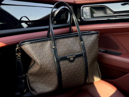Nika Privé Michael Kors Beck Medium Tote Bag in Signature Canvas and Leather structured tote